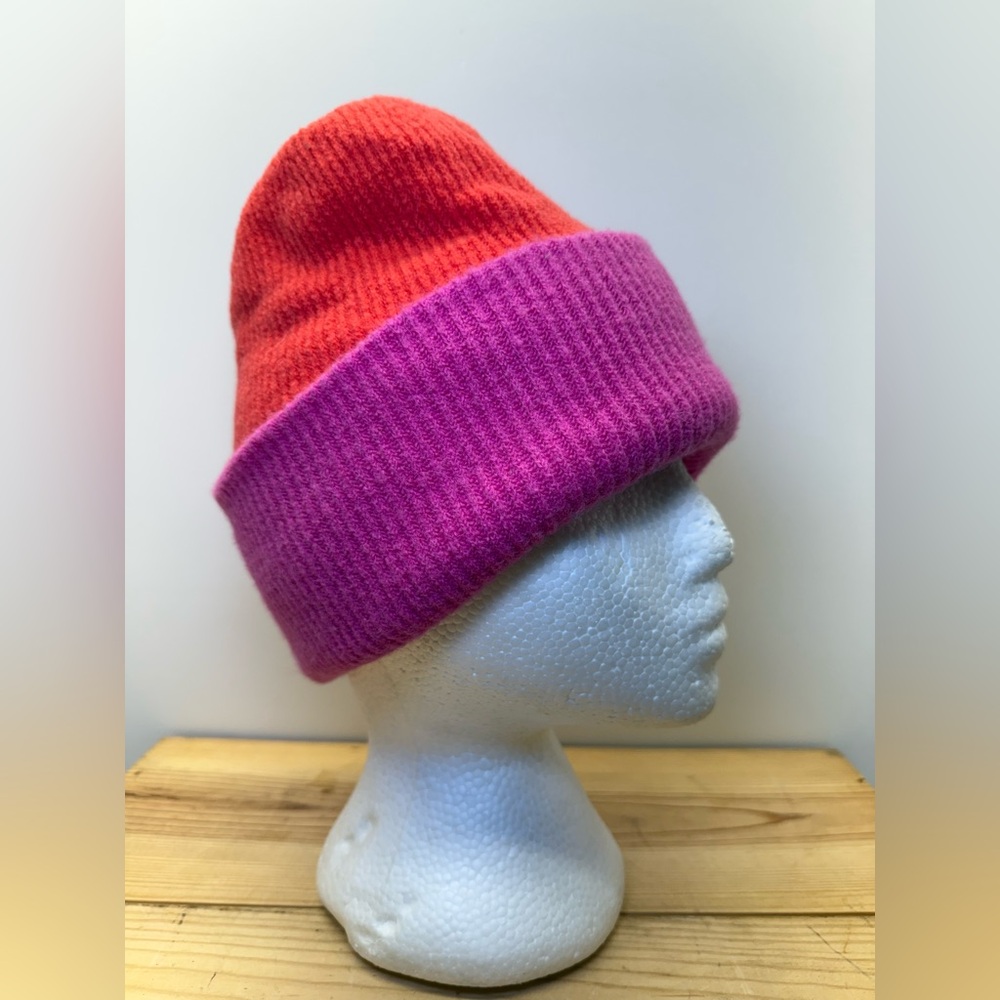 J CREW NWT Ribbed Knit Beanie in Super Soft Yarn Women's OS Rose & Orange